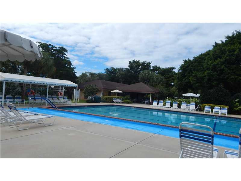 PALM AIRE COUNTRY CLUB - Residential