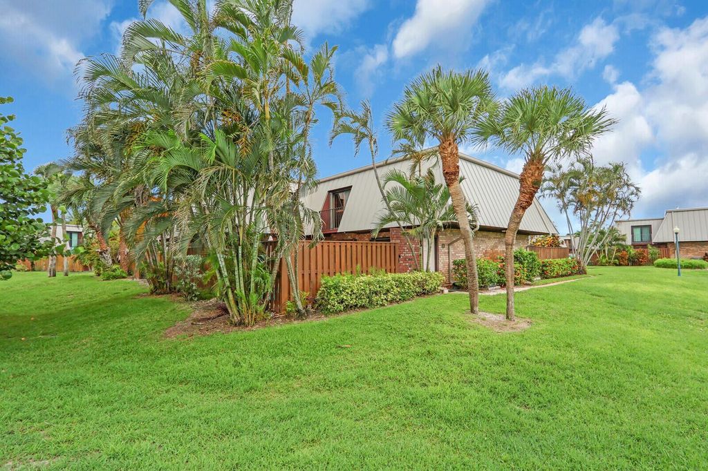 Photo of 1420 Ocean Way #7d, Jupiter, FL 33477 (MLS # R11143324)