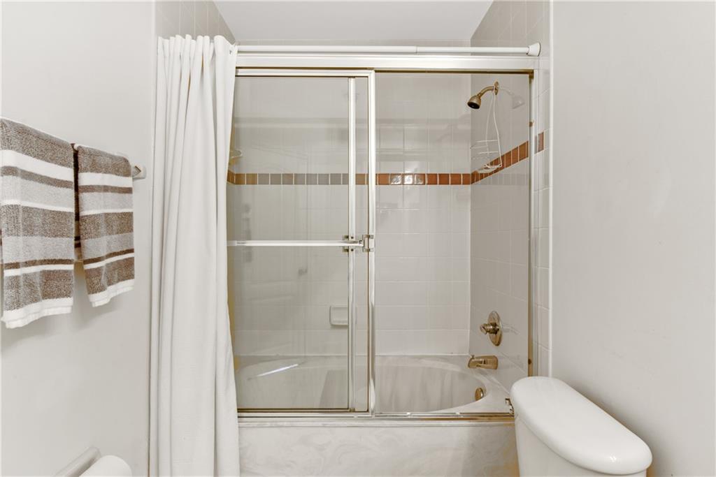 MELROSE POINT - Residential