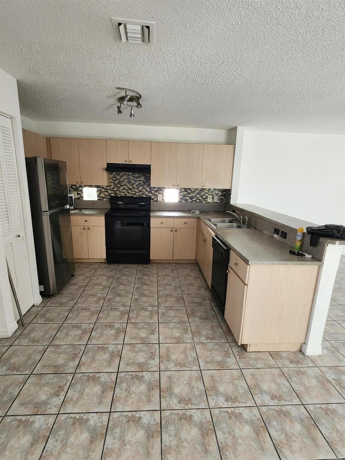 4172 Pine Hollow Circle