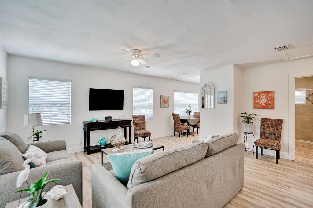 Photo of 3316 SE 4th Street, Pompano Beach, FL 33062 (MLS # F10554078)