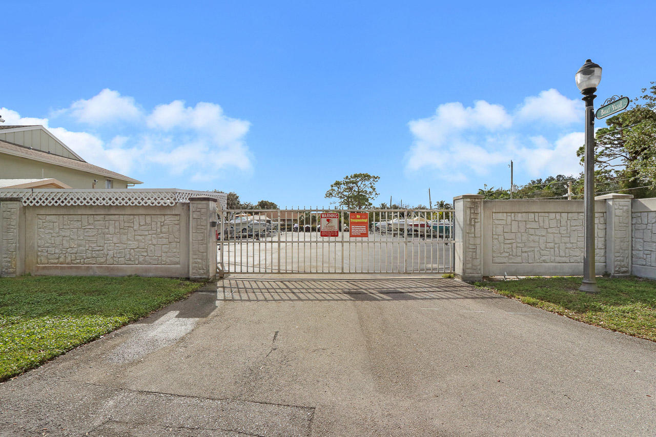 RIVERWALK 3 - Residential