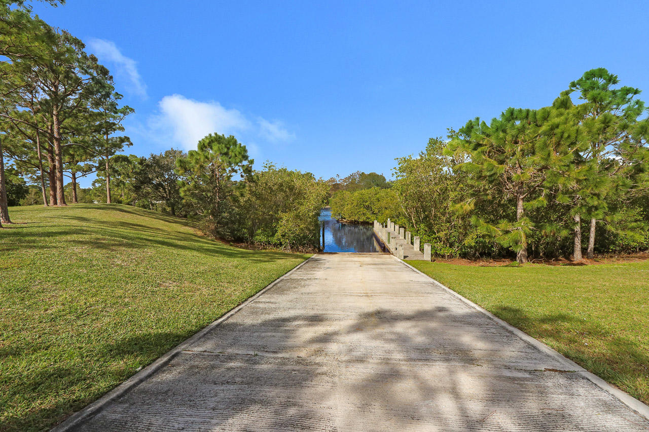 RIVERWALK 3 - Residential