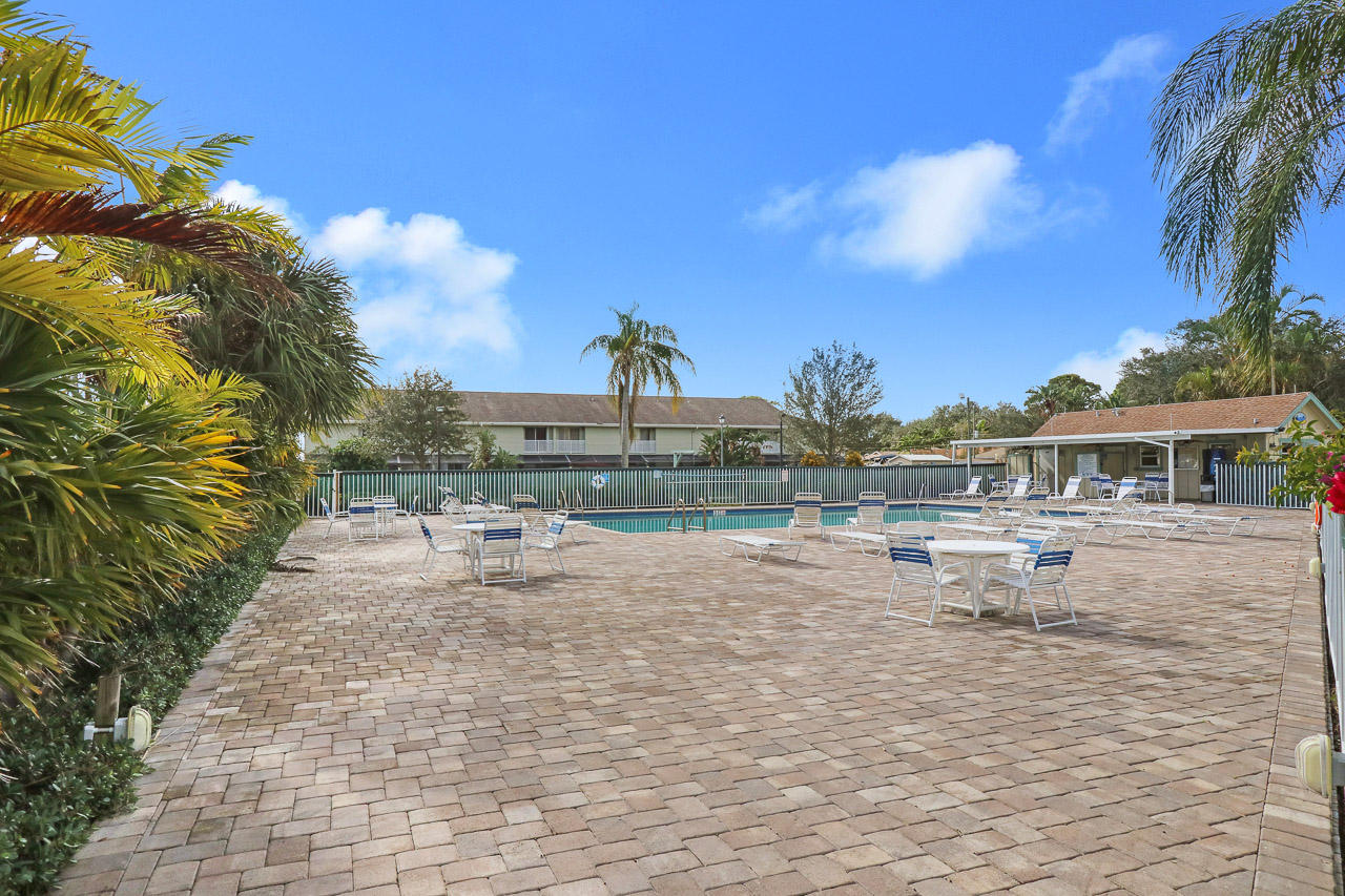 RIVERWALK 3 - Residential