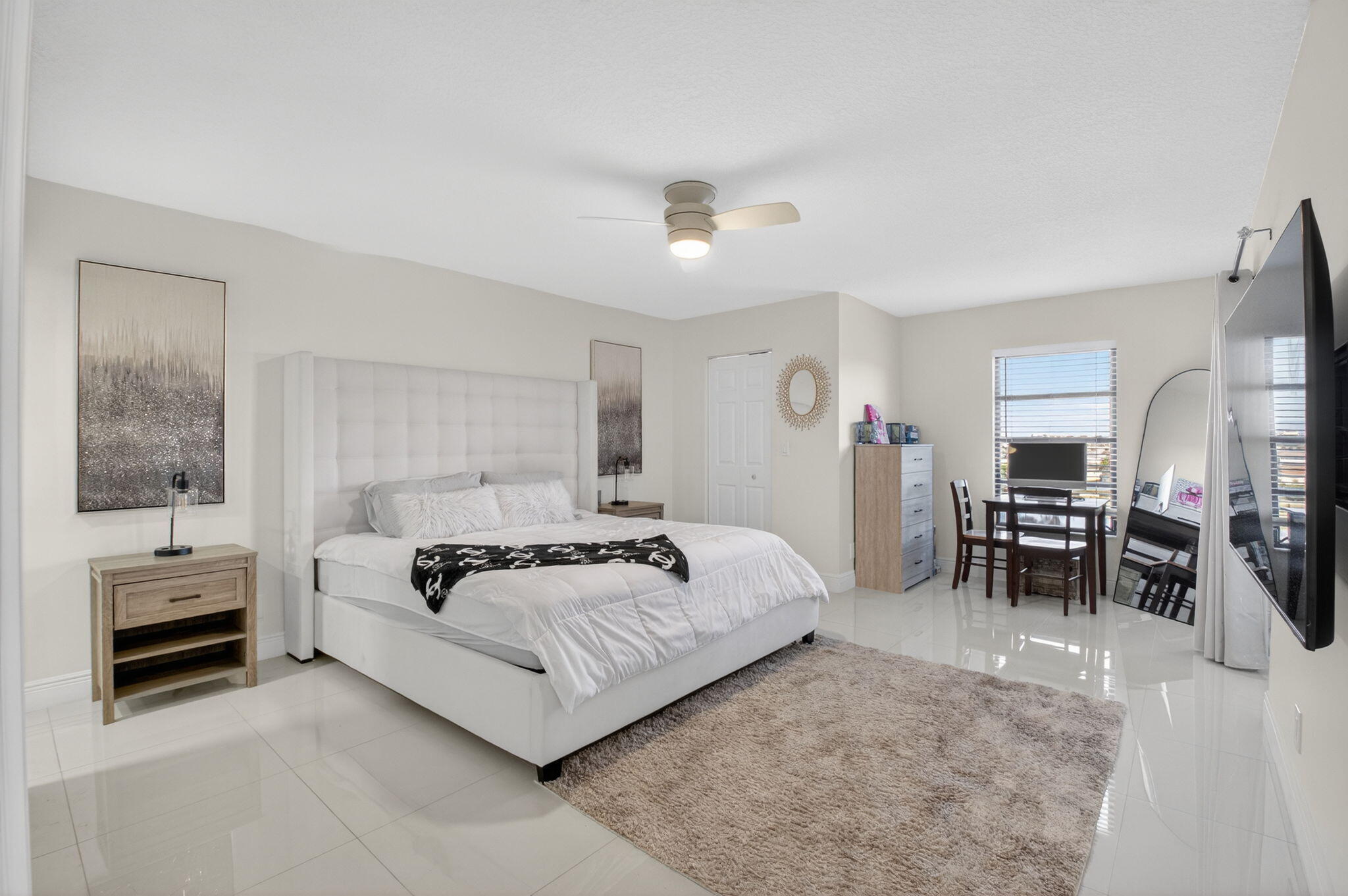 HUNTINGTON LAKES SECTION FIVE CONDS 37 THRU 44 DEC - Residential