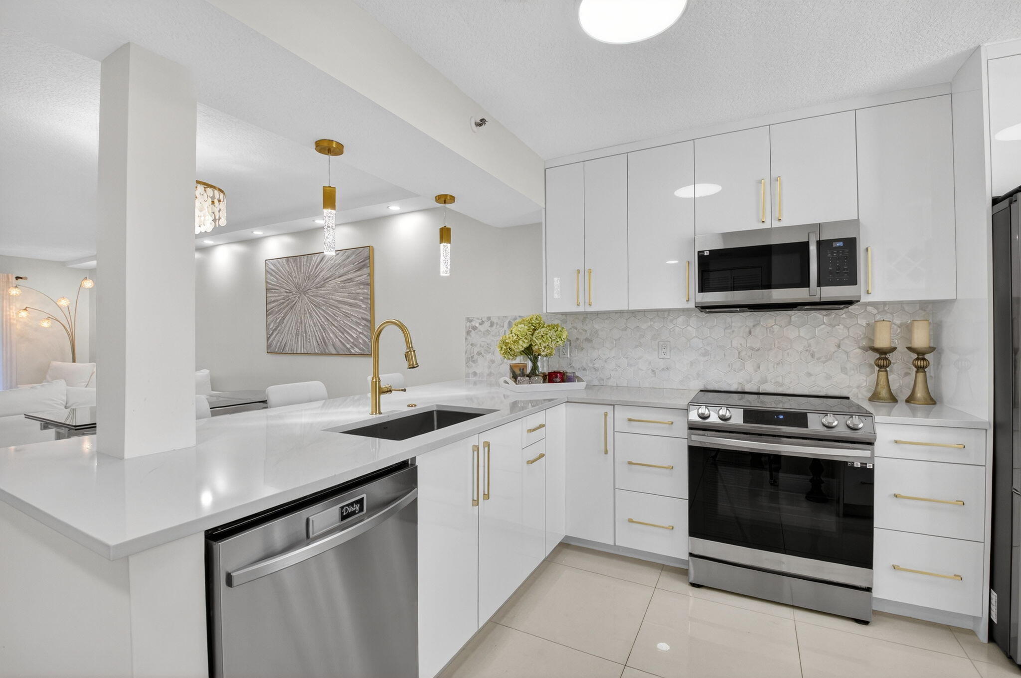 HUNTINGTON LAKES SECTION FIVE CONDS 37 THRU 44 DEC - Residential