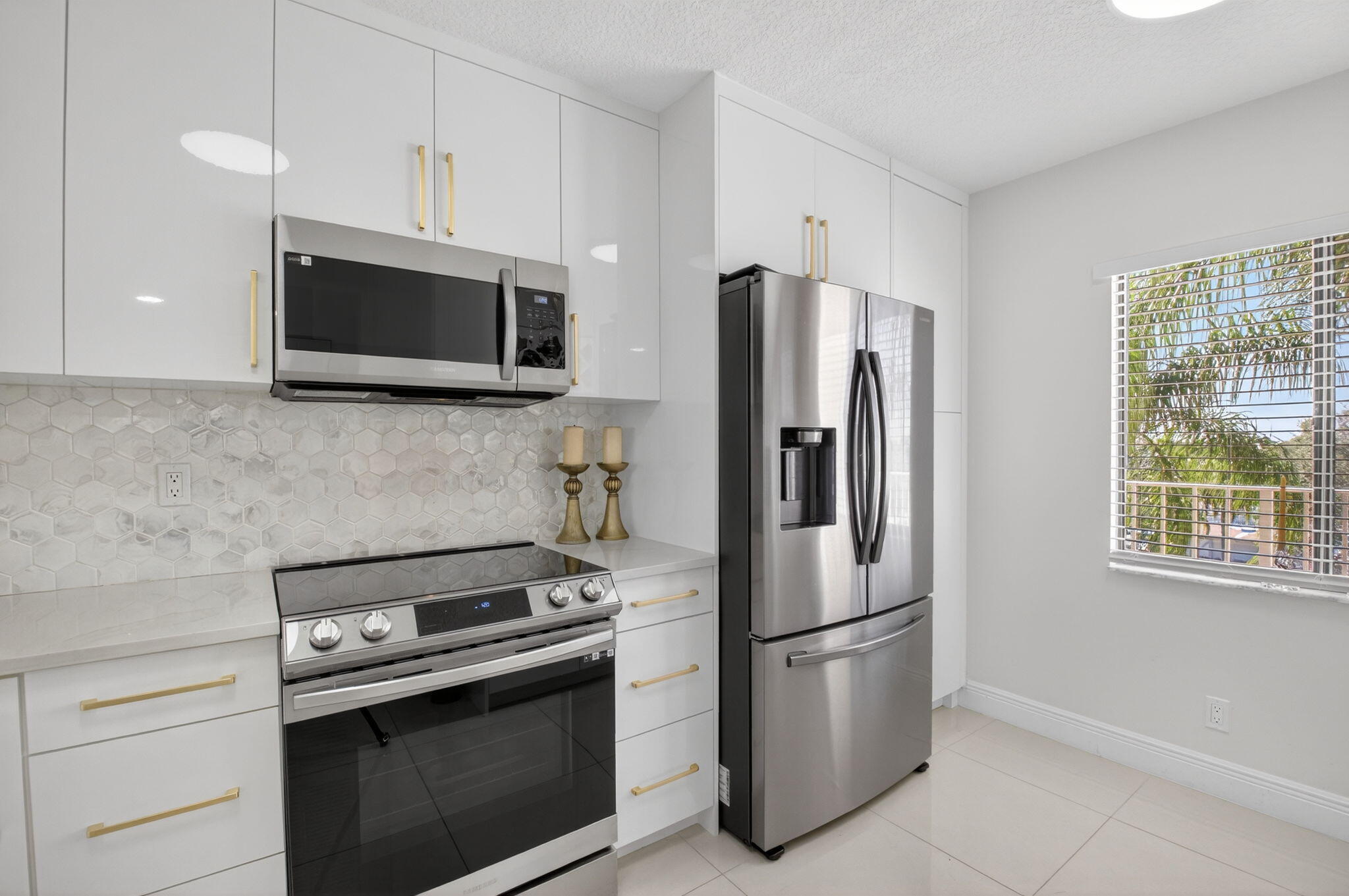 HUNTINGTON LAKES SECTION FIVE CONDS 37 THRU 44 DEC - Residential