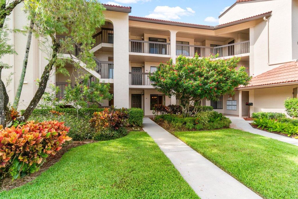 Photo of 10110 Cedar Point Boulevard #102, Boynton Beach, FL 33437 (MLS # R11019098)