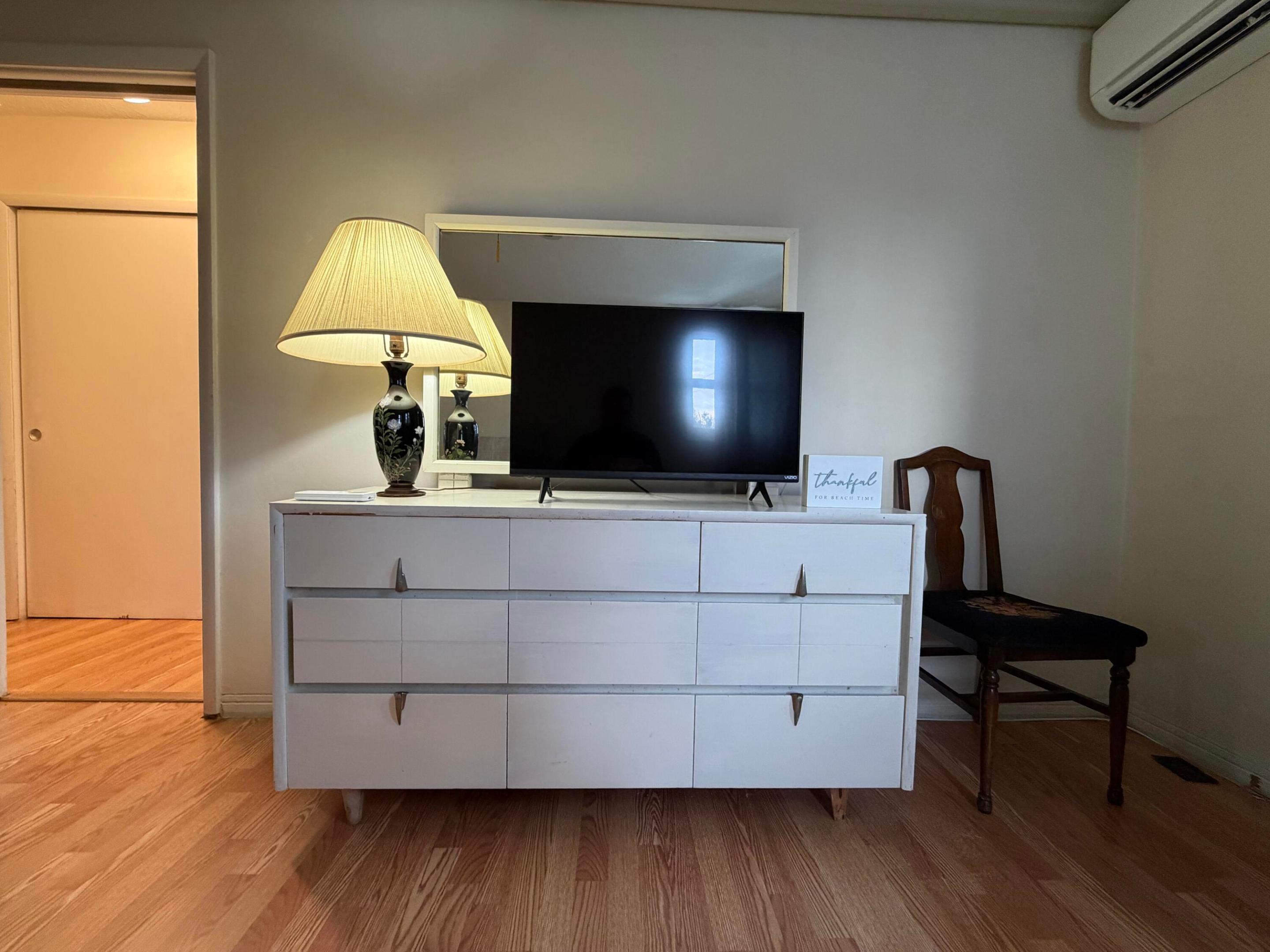ELDORADO COUNTRY CLUB TOWERS - Residential