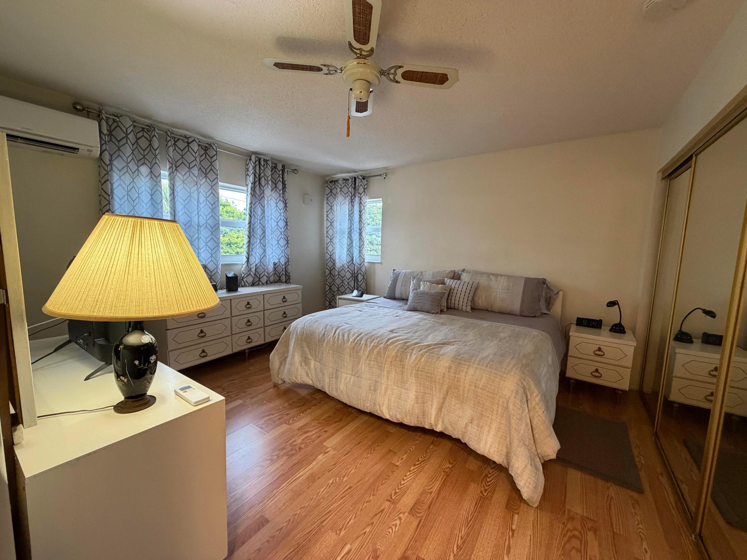 ELDORADO COUNTRY CLUB TOWERS - Residential