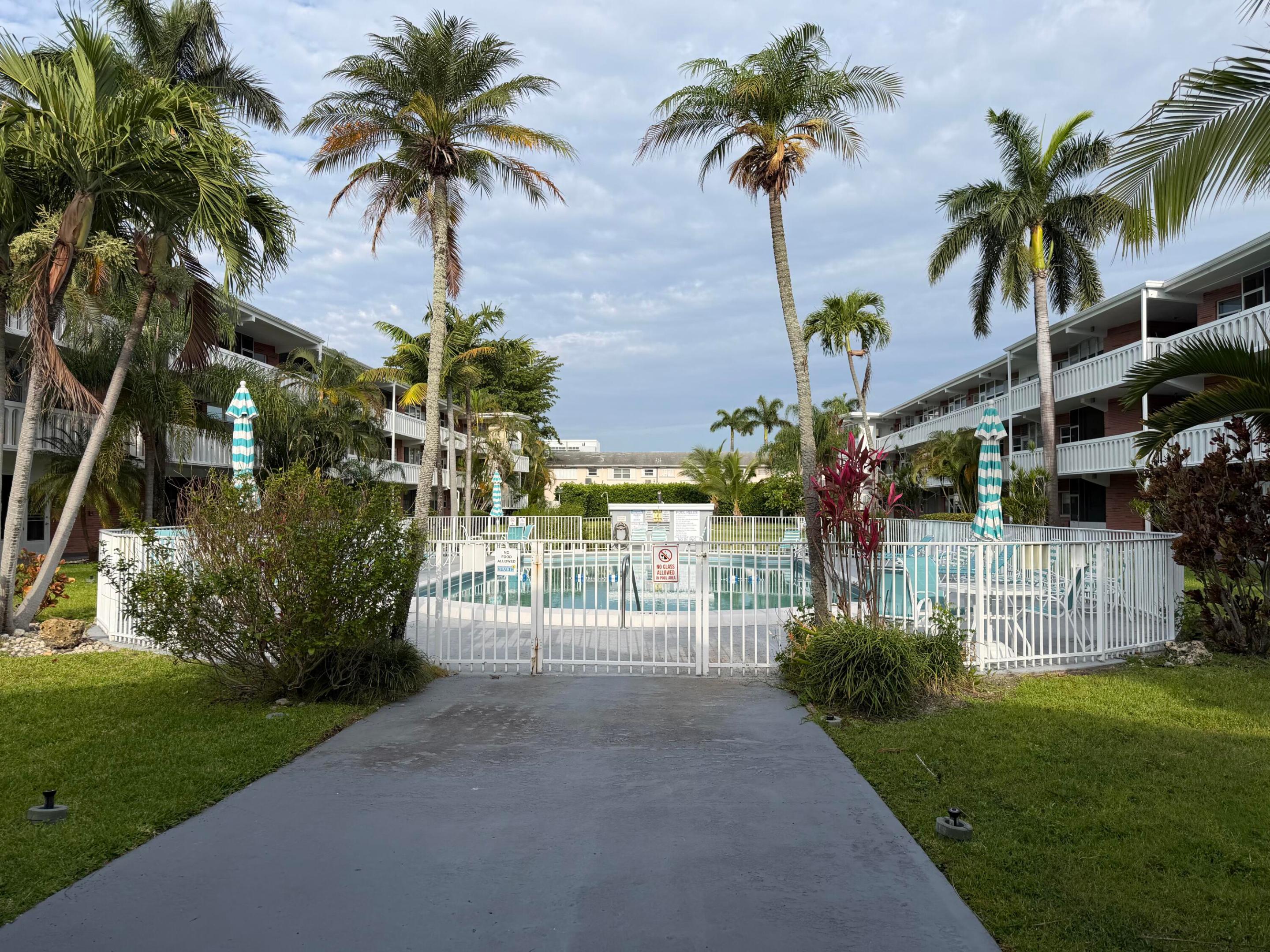 ELDORADO COUNTRY CLUB TOWERS - Residential