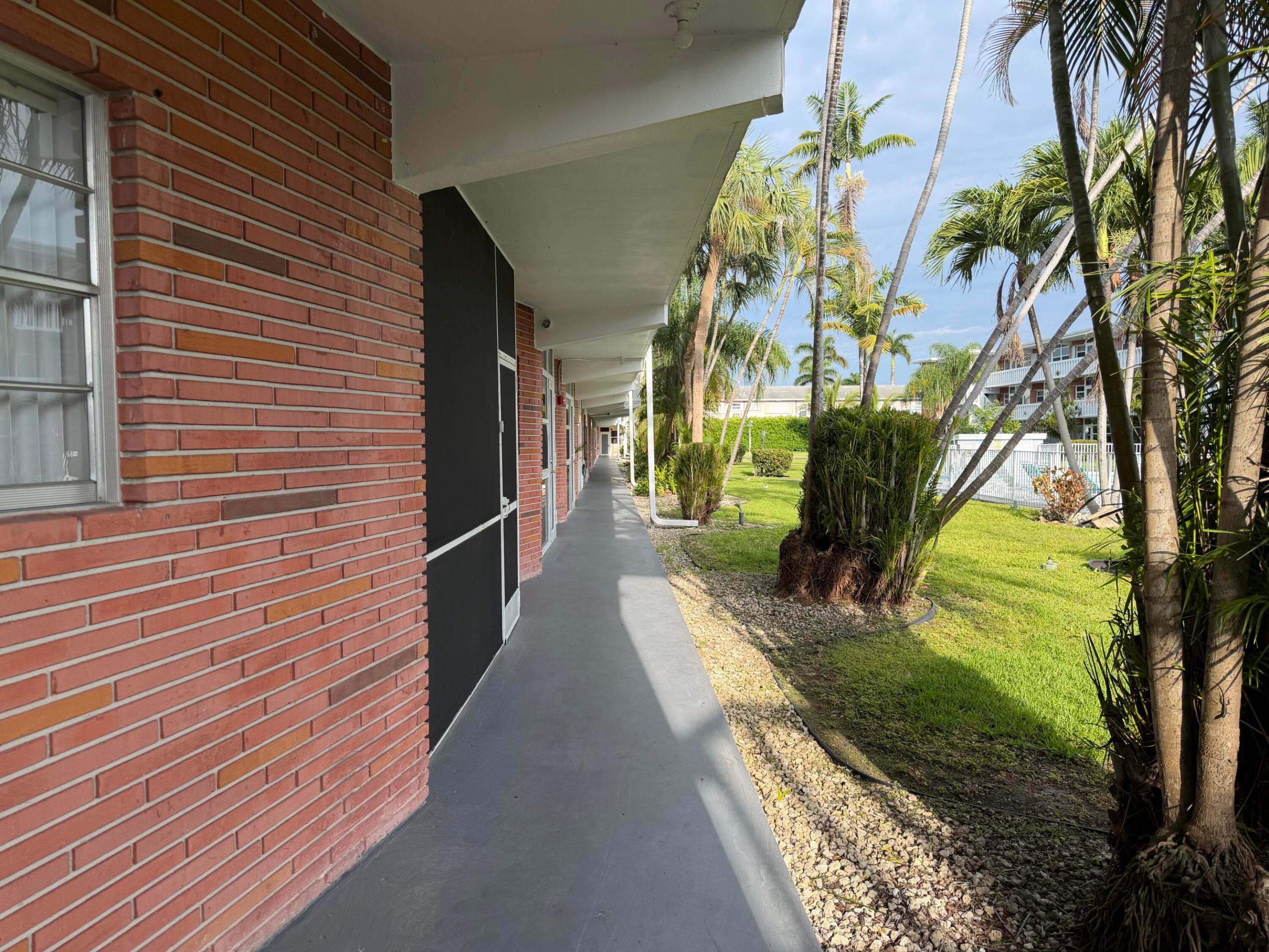 161 NE 10th Avenue 12b