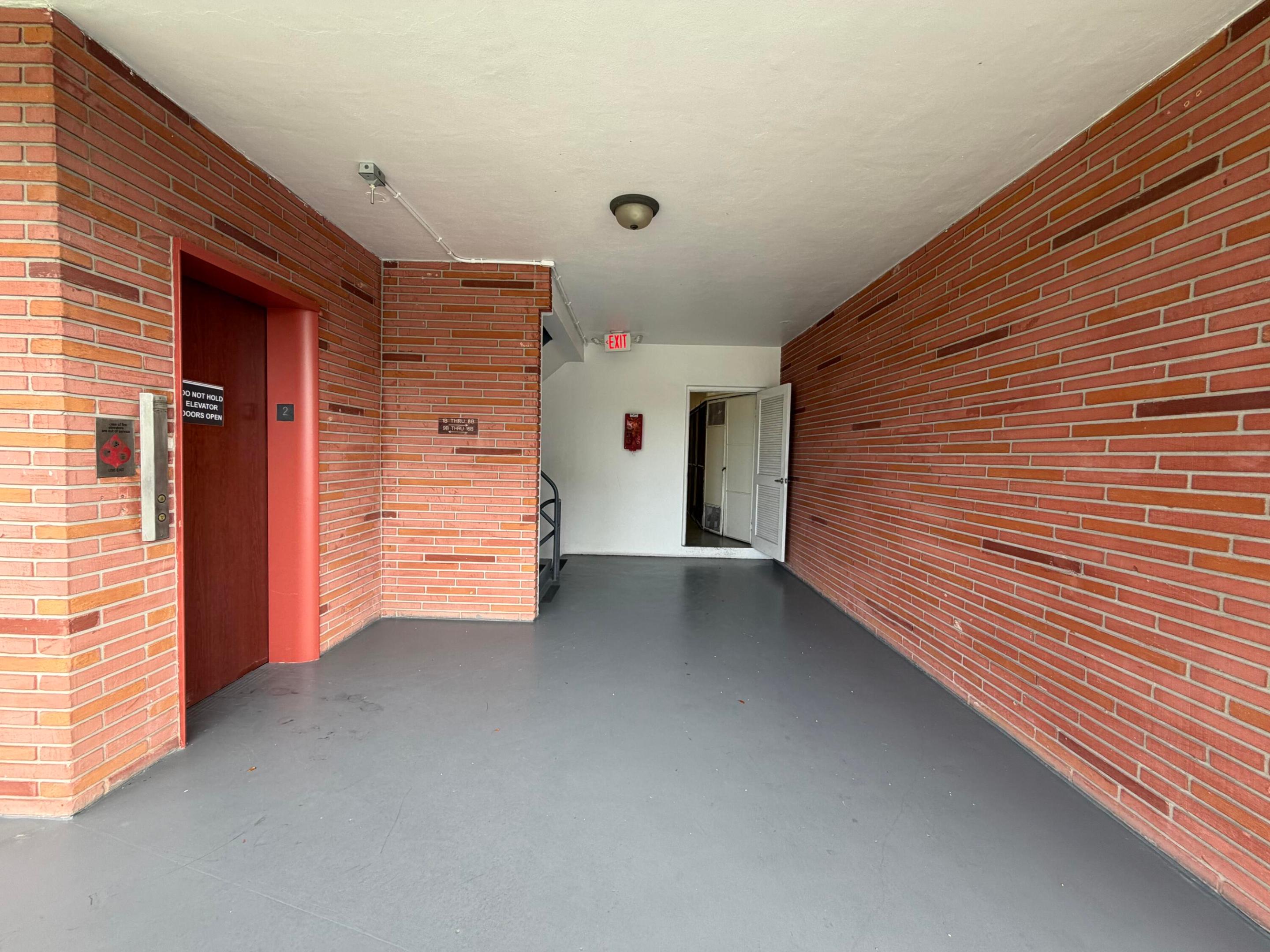 ELDORADO COUNTRY CLUB TOWERS - Residential