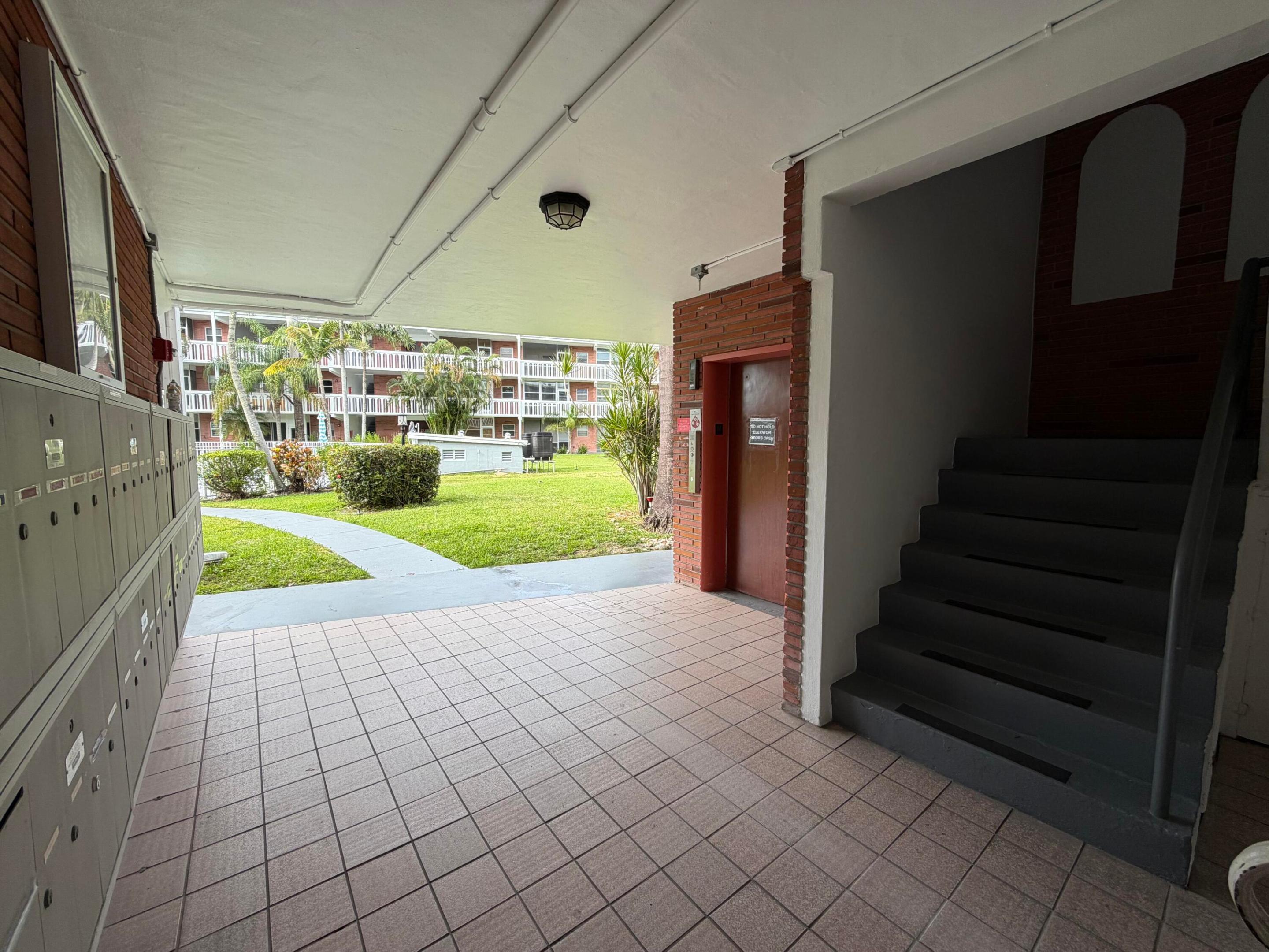 ELDORADO COUNTRY CLUB TOWERS - Residential