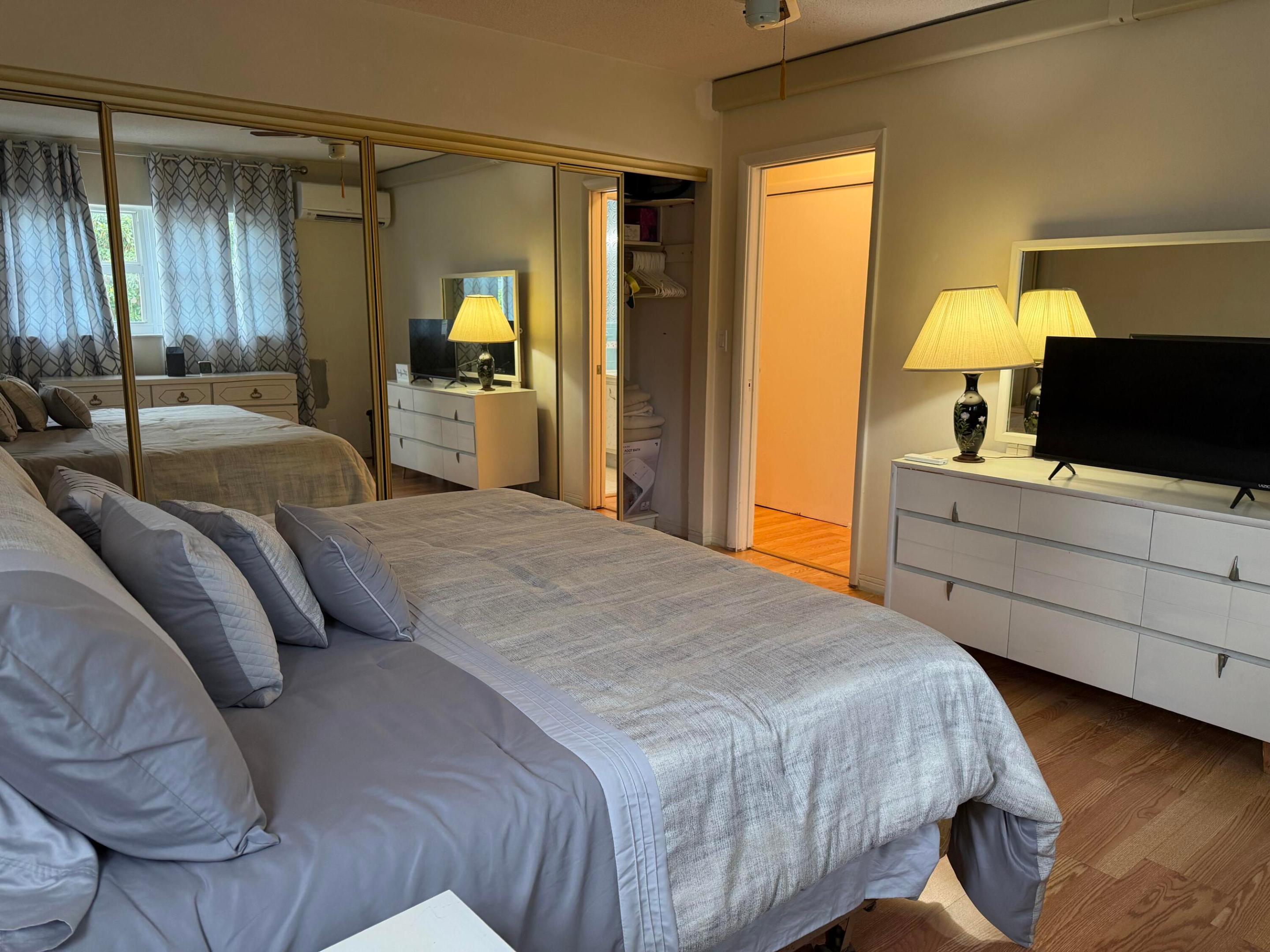 ELDORADO COUNTRY CLUB TOWERS - Residential