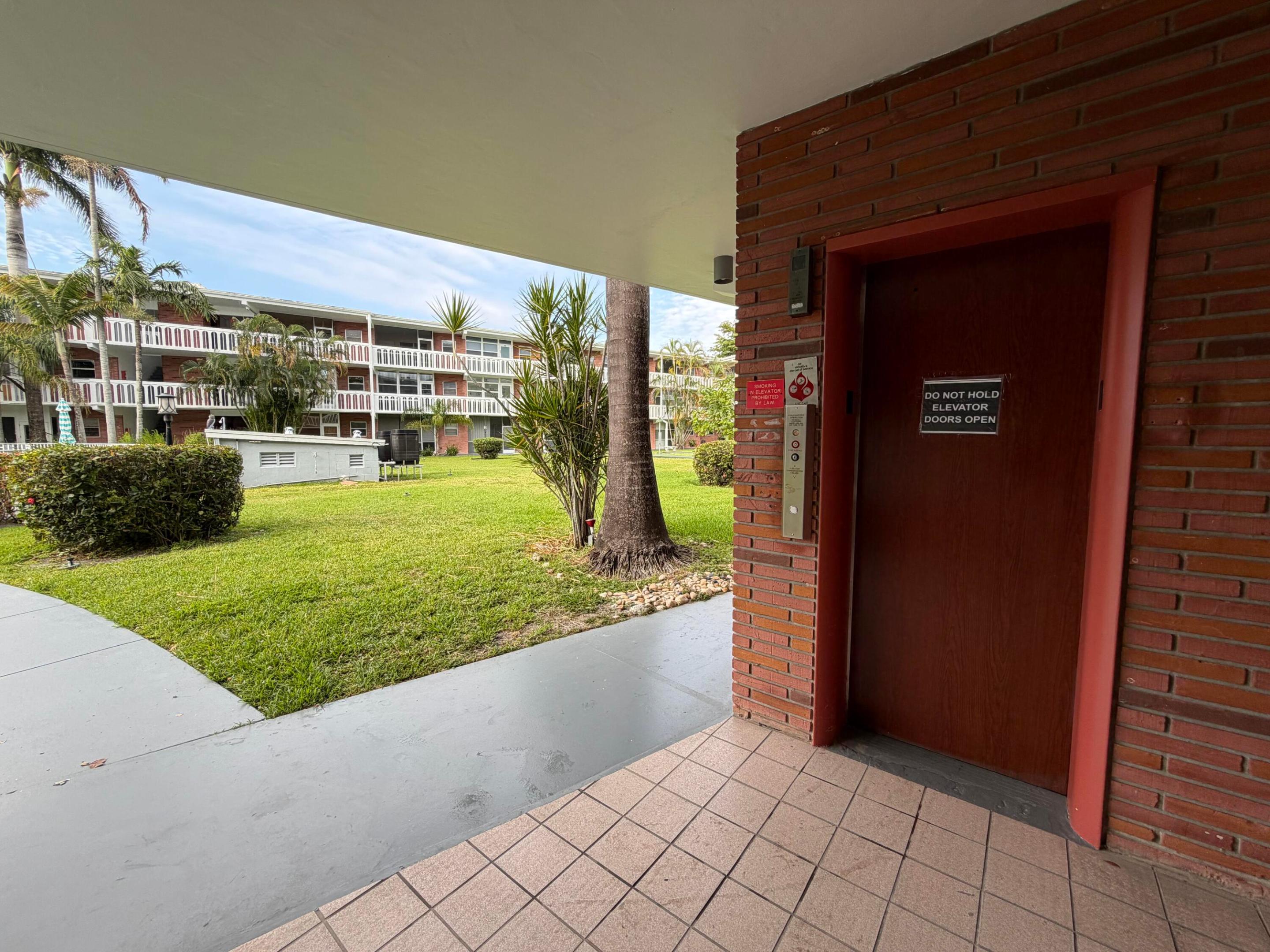 ELDORADO COUNTRY CLUB TOWERS - Residential