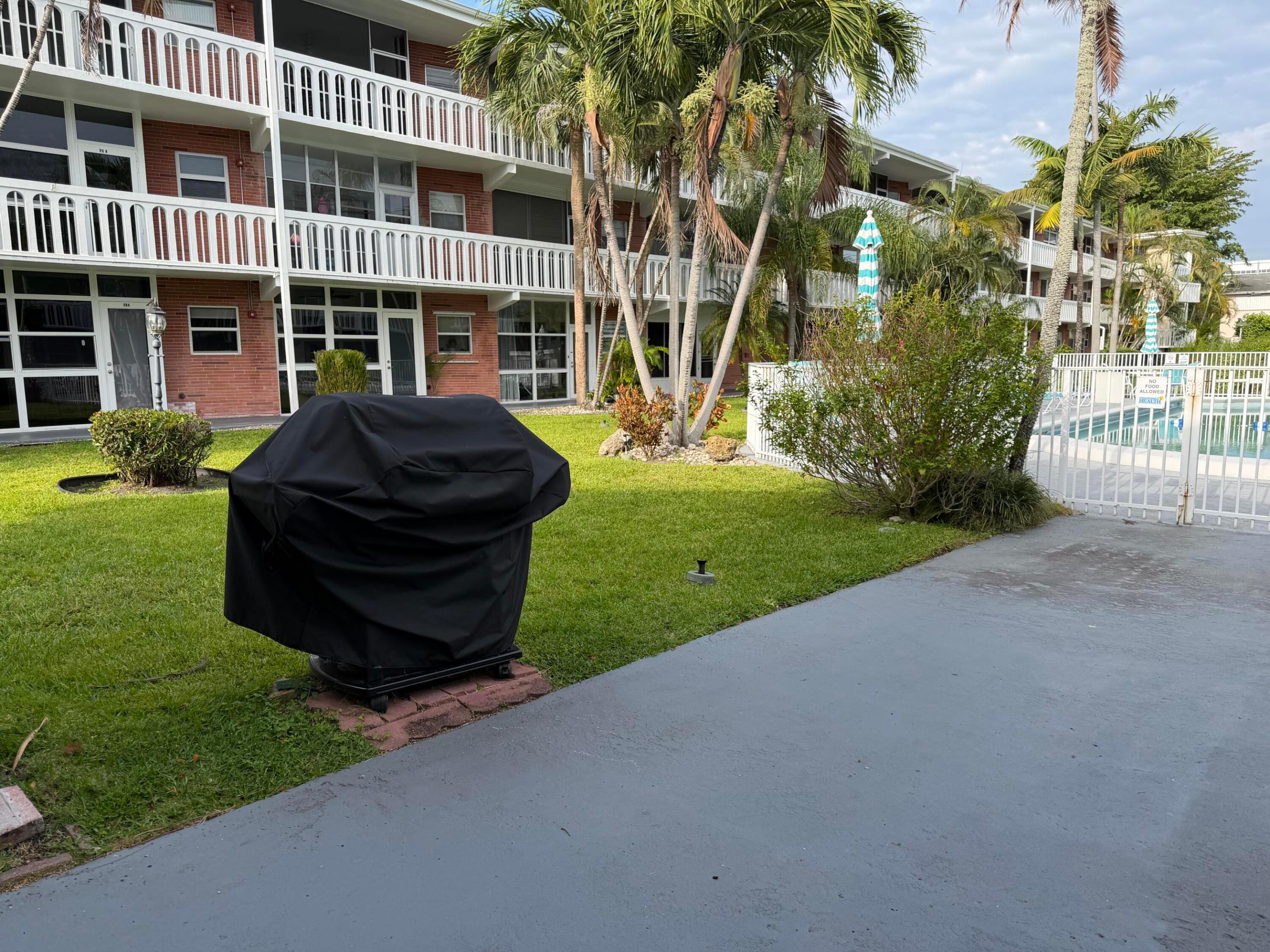 ELDORADO COUNTRY CLUB TOWERS - Residential