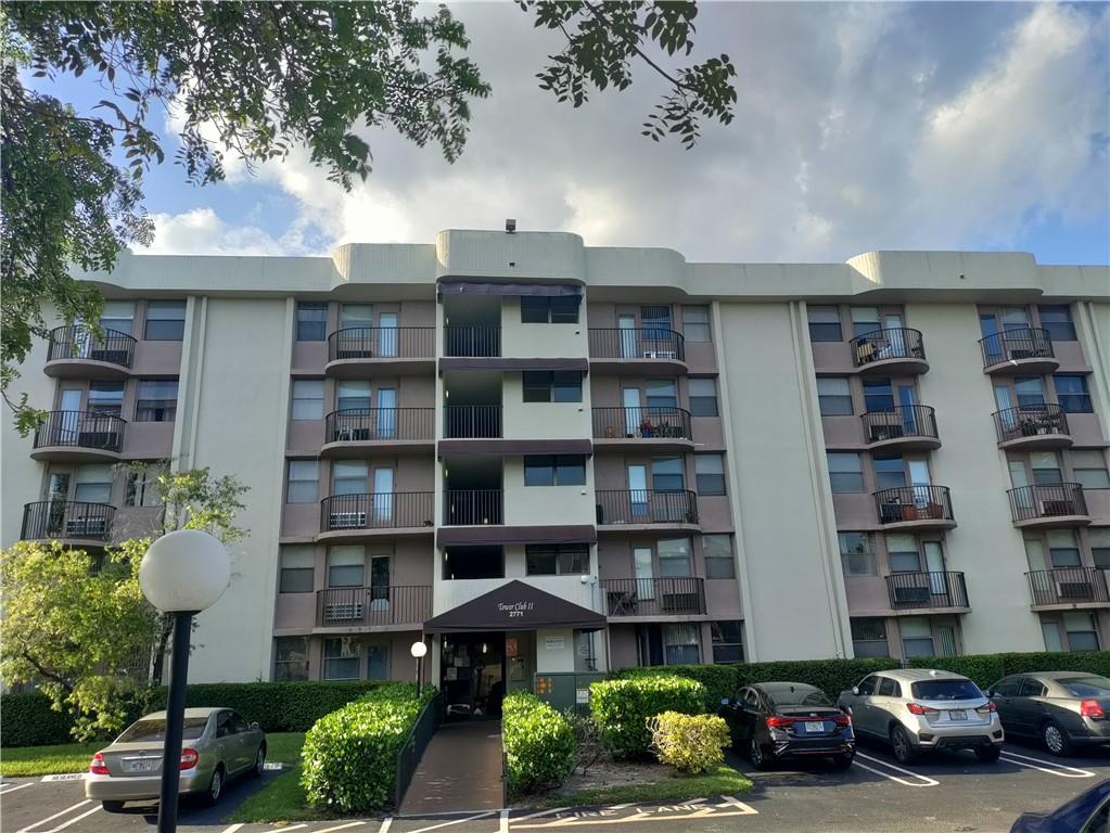 WHAT A BEAUTY!!! FULLY FURNISHED CONDO (EVERYTHING INCLUDED/READY TO MOVE IN) ALSO CAN BE RENTED UNFURNISHED IF REQUESTED (SAME PRICE).NEW KITCHEN WITH GRANITE COUNTERTOPS,REMODELED BATHROOM,TILE FLOORS IN MAIN AREA, NEWER CARPET IN BEDROOM, WALK-IN CLOSET, PLENTY OF STORAGE SPACE, BALCONY, NEWER A/C UNIT, NEW VERTICAL BLINDS. NEWER PAINT, COMMUNITY POOL, BBQ AREA, GREAT LOCATION, AS PER OWNER'S REQUEST, TENANT MUST HAVE GOOD CREDIT ( MINIMUM CREDIT SCORE 650) SORRY NO PETS ALLOWED. EASY TO SHOW