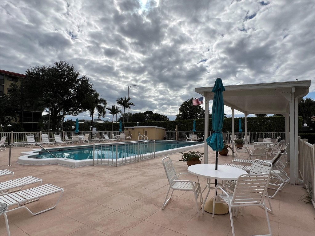 2601 NE 14th Street Causeway 222