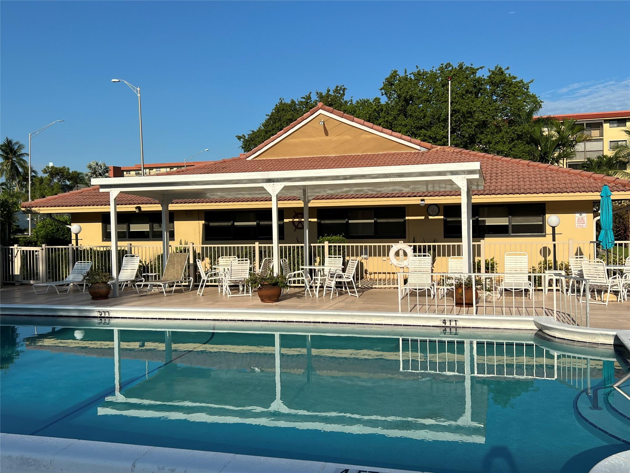 2601 NE 14th Street Cswy 222