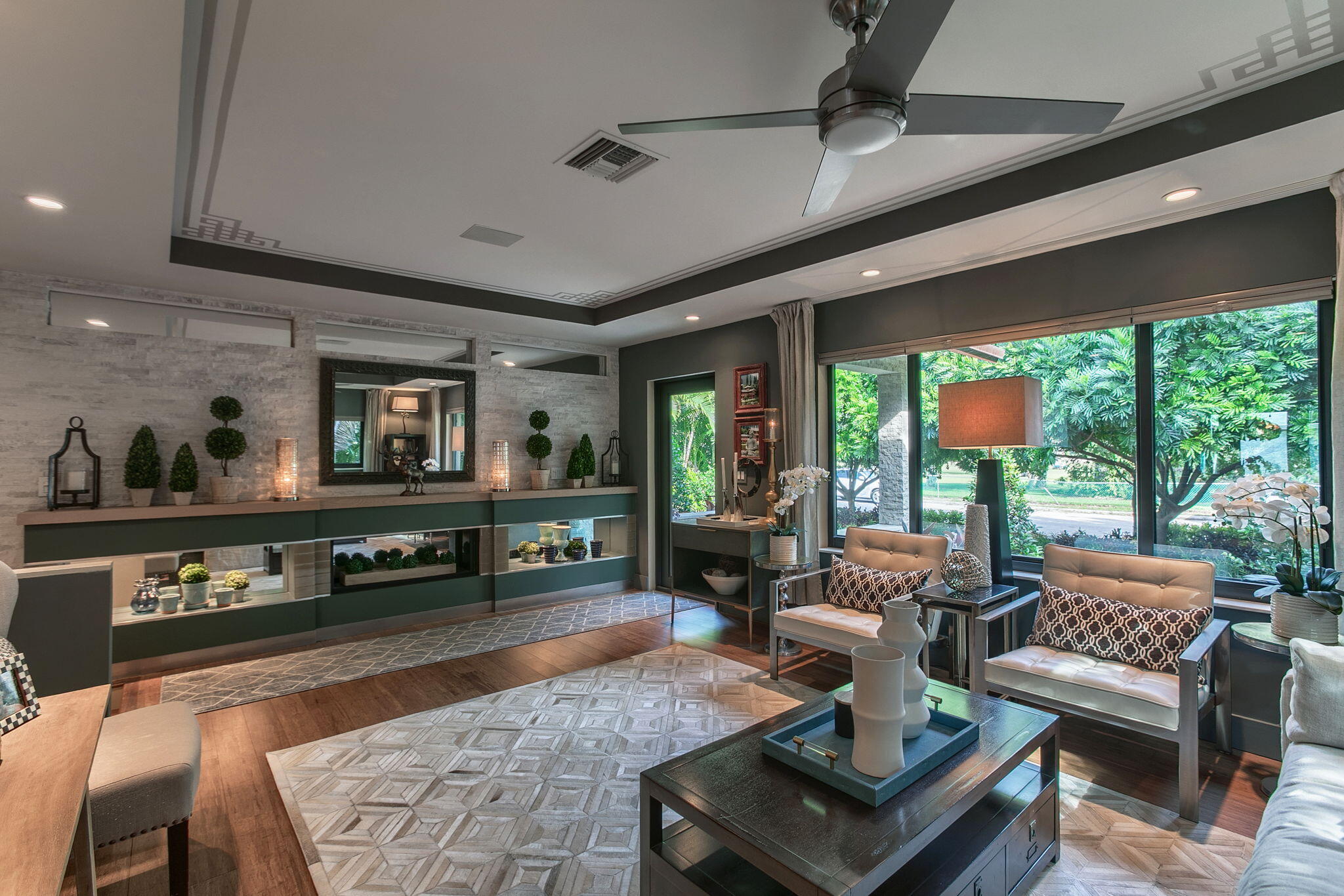 1209 N Lakeside Drive