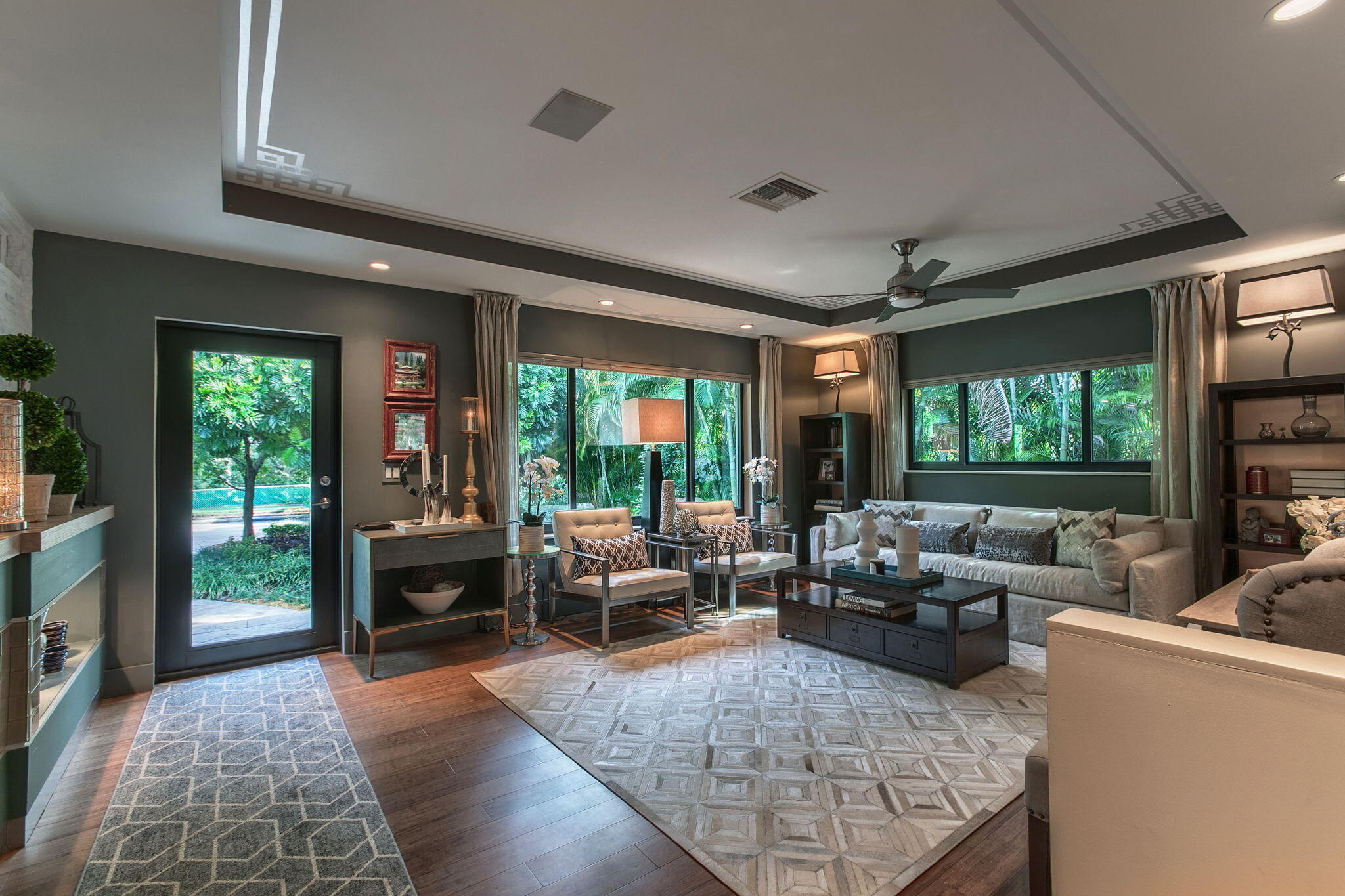 1209 N Lakeside Drive