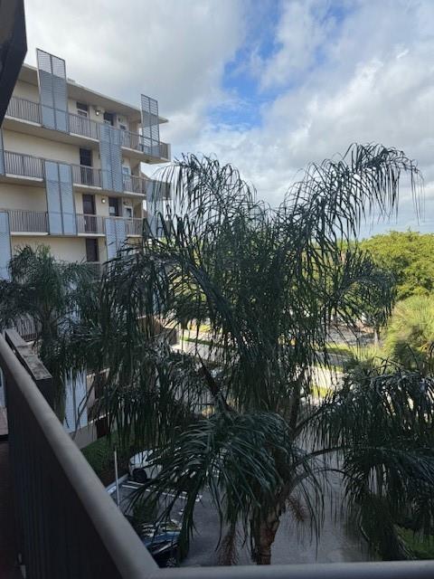 BRAVURA I CONDOMINIUNS - Residential