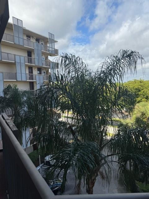 BRAVURA I CONDOMINIUNS - Residential