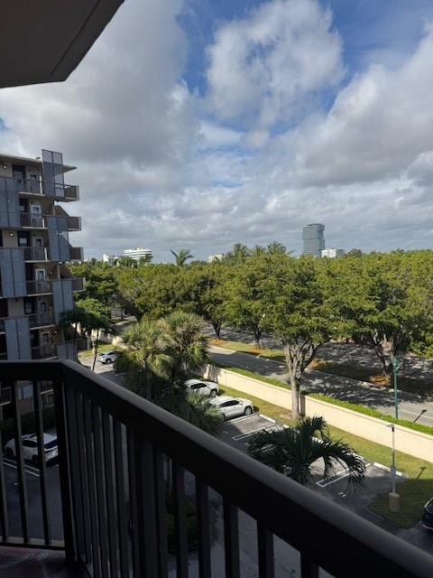 BRAVURA I CONDOMINIUNS - Residential