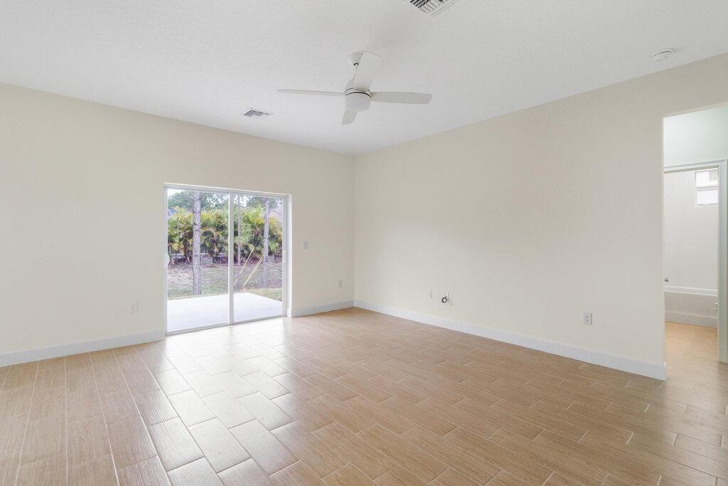 Photo 5 of 27 of 7715 98th Avenue house