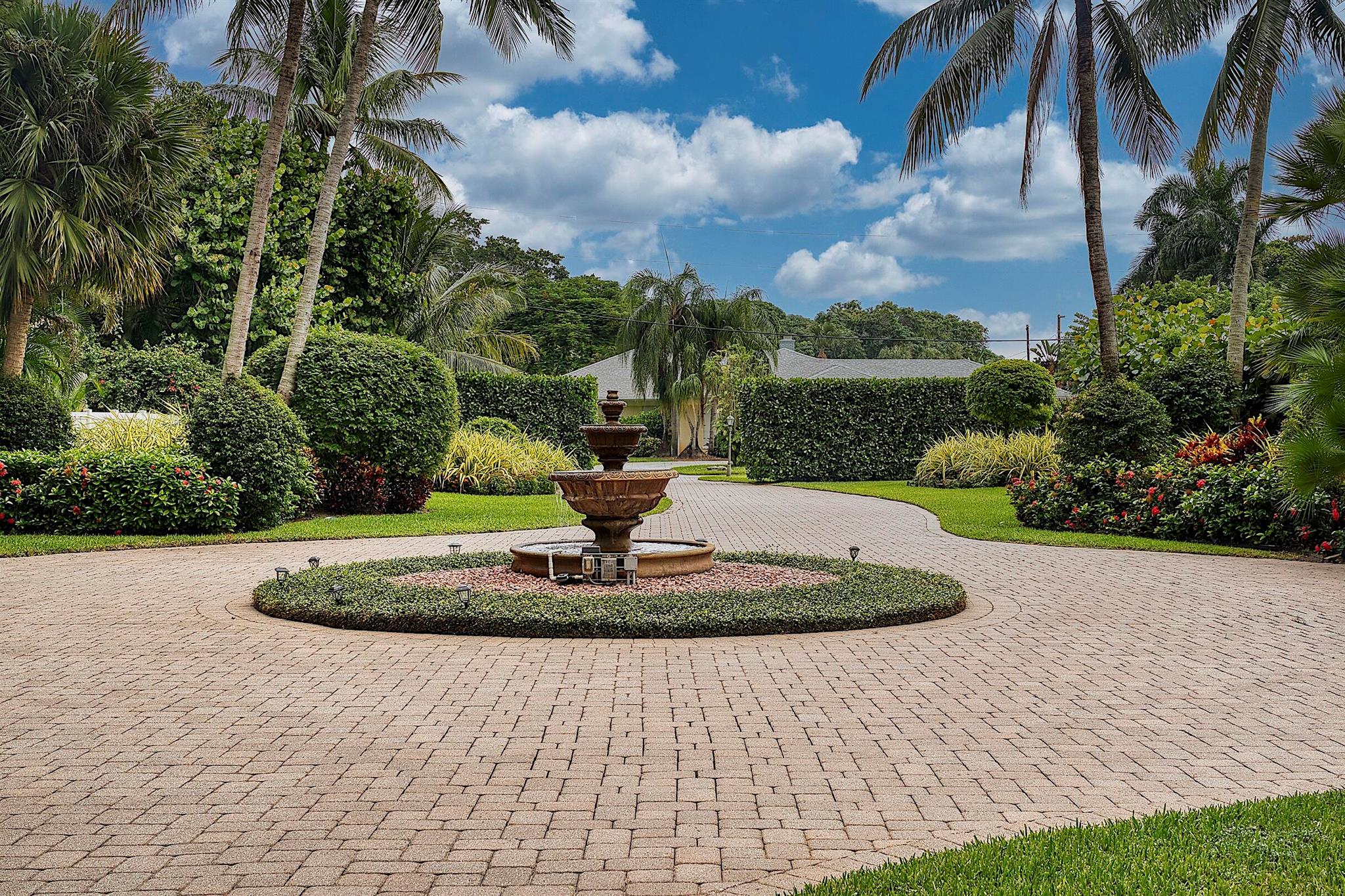 LAKE OSBORNE PARK - Residential