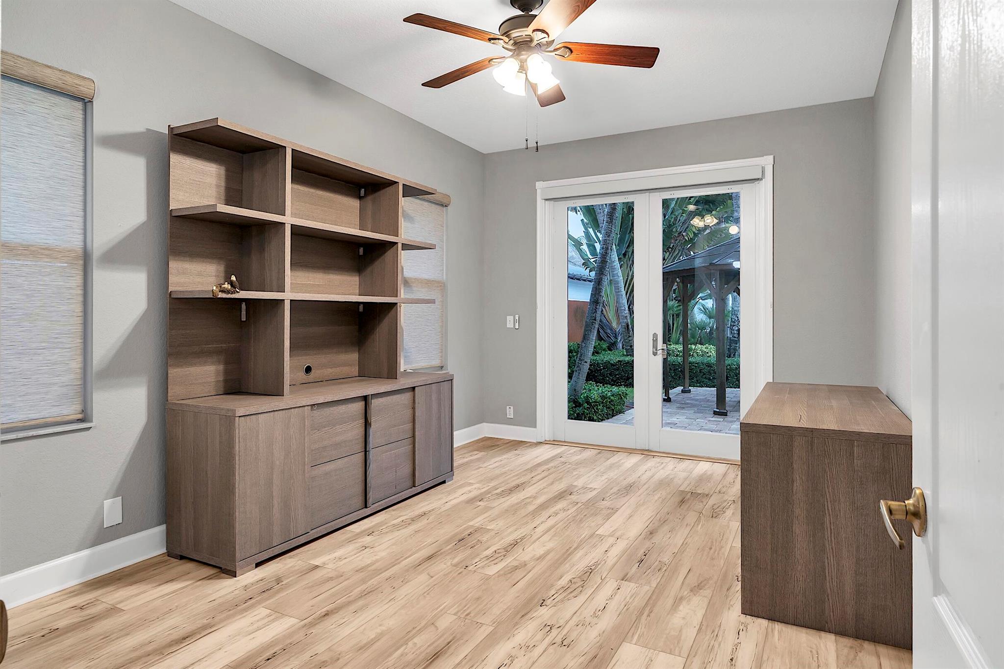 LAKE OSBORNE PARK - Residential