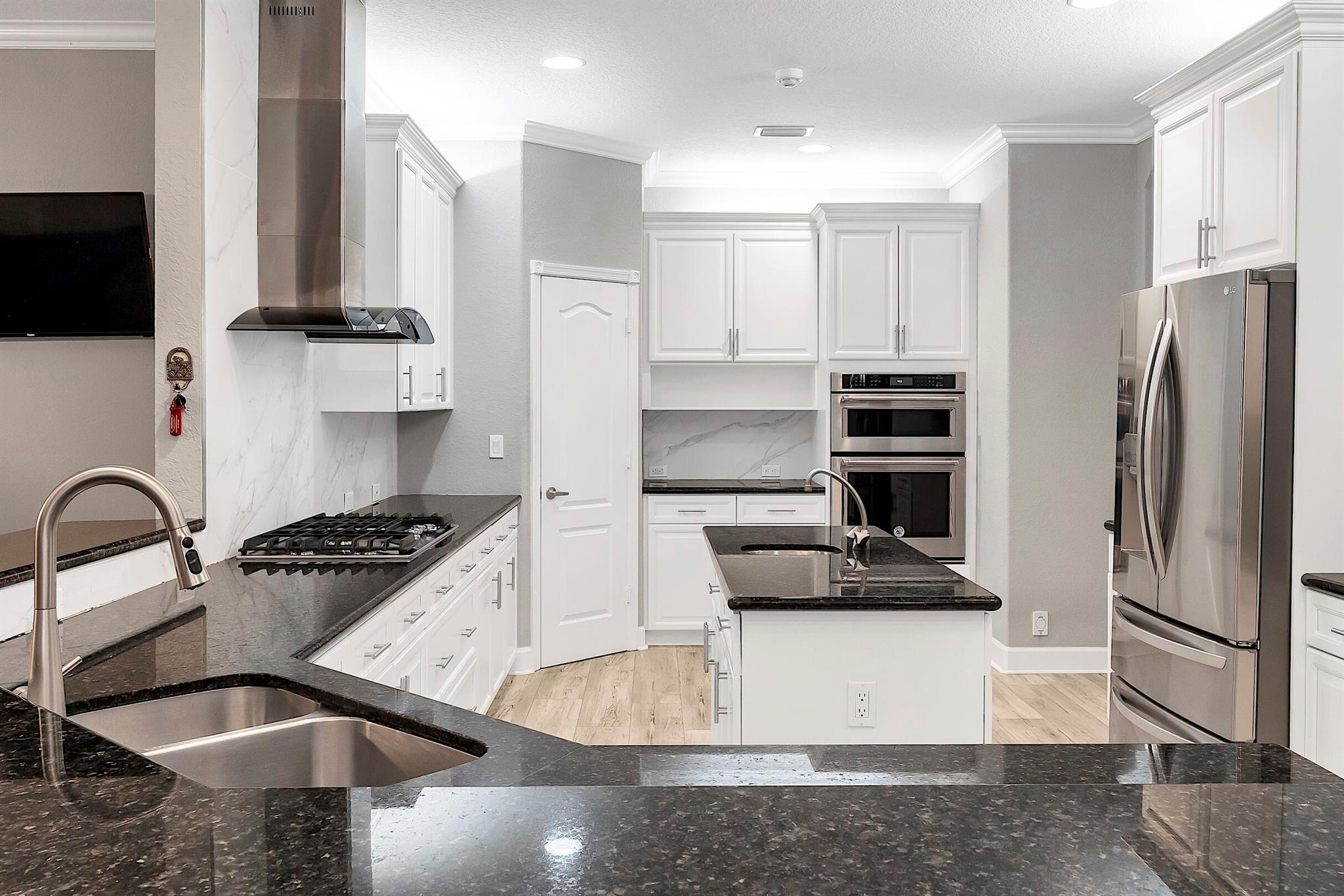 LAKE OSBORNE PARK - Residential