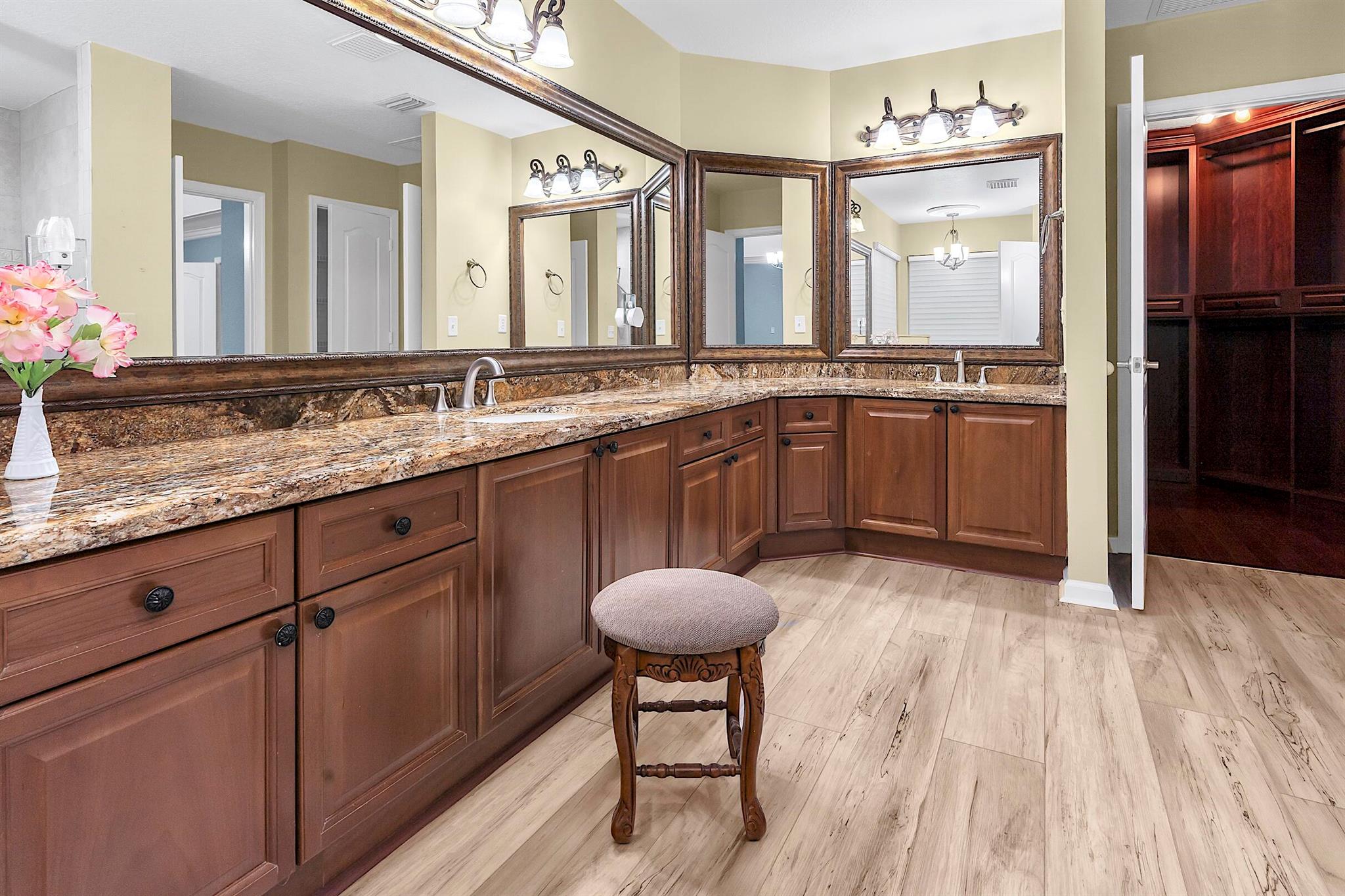 LAKE OSBORNE PARK - Residential