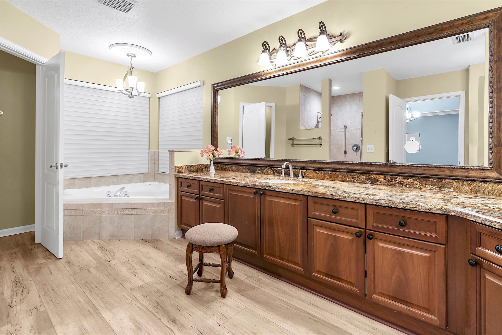 LAKE OSBORNE PARK - Residential