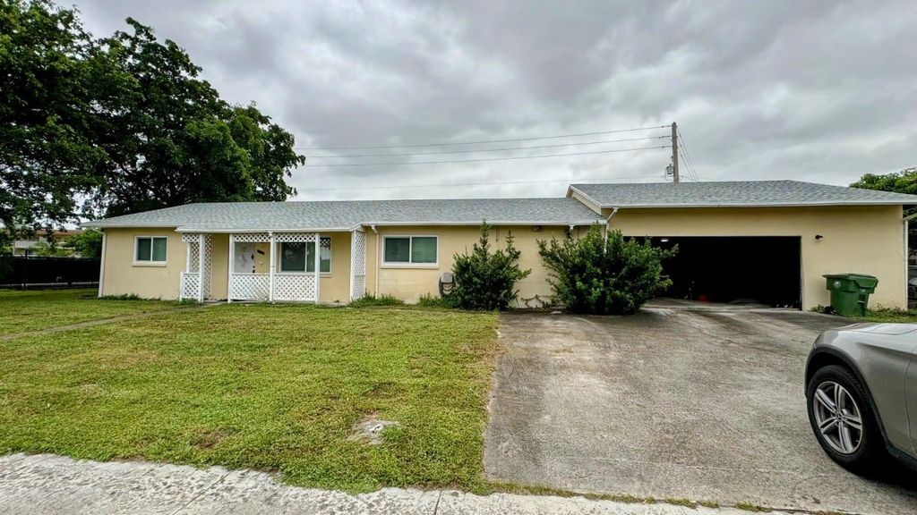 Photo of 469 Kirk Road, Palm Springs, FL 33461 (MLS # F10467578)