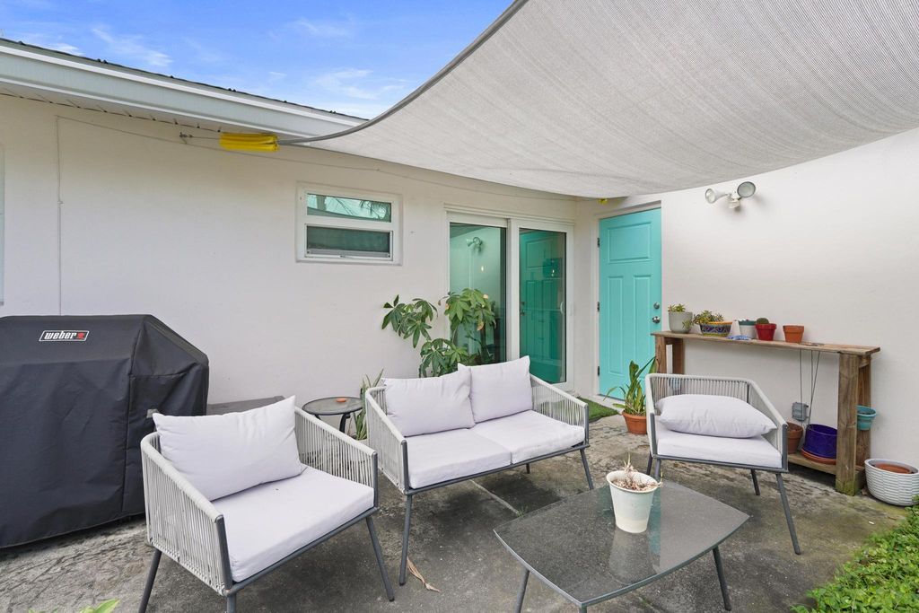 Photo of 9 Robalo Court, North Palm Beach, FL 33408 (MLS # B26010806)