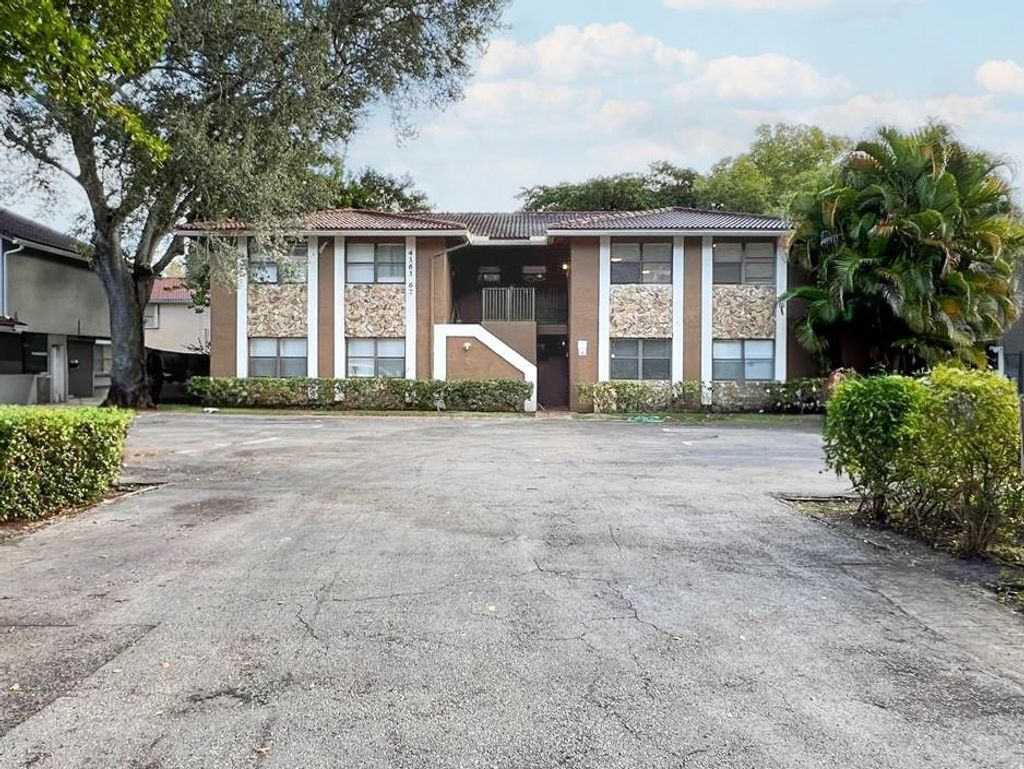 Photo of 4165 NW 114th Terrace #4165, Coral Springs, FL 33065 (MLS # F10504113)