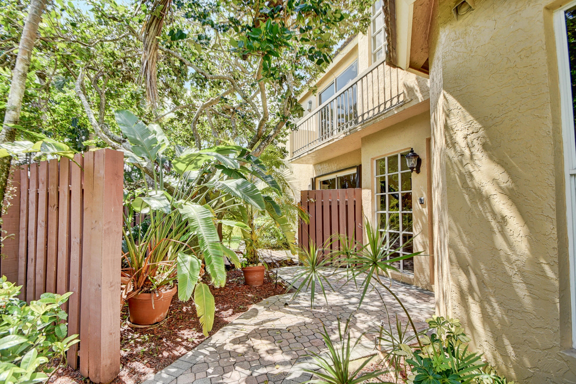 NASSAU BAY - Residential