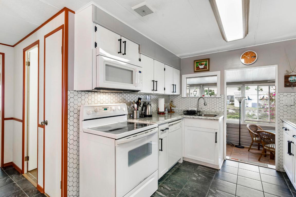 JAMAICA BAY MOBILE HOME CO OP - Residential