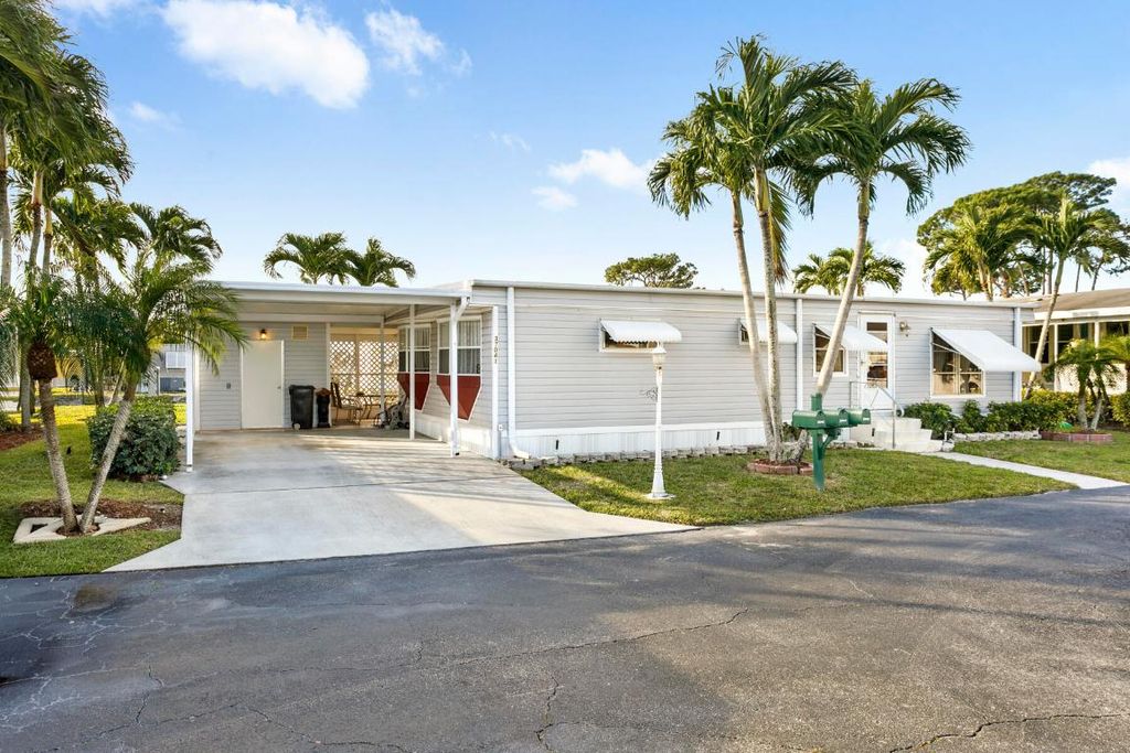 Photo of 37041 Exuma Bay, Boynton Beach, FL 33436 (MLS # R11157007)