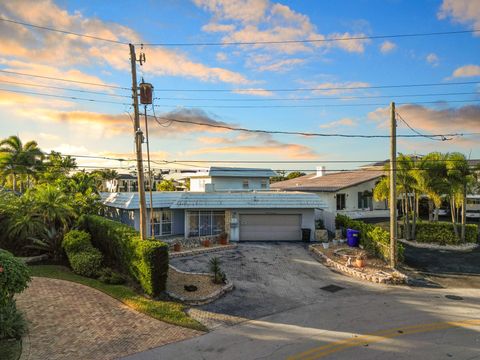 A home in Lauderdale By The Sea