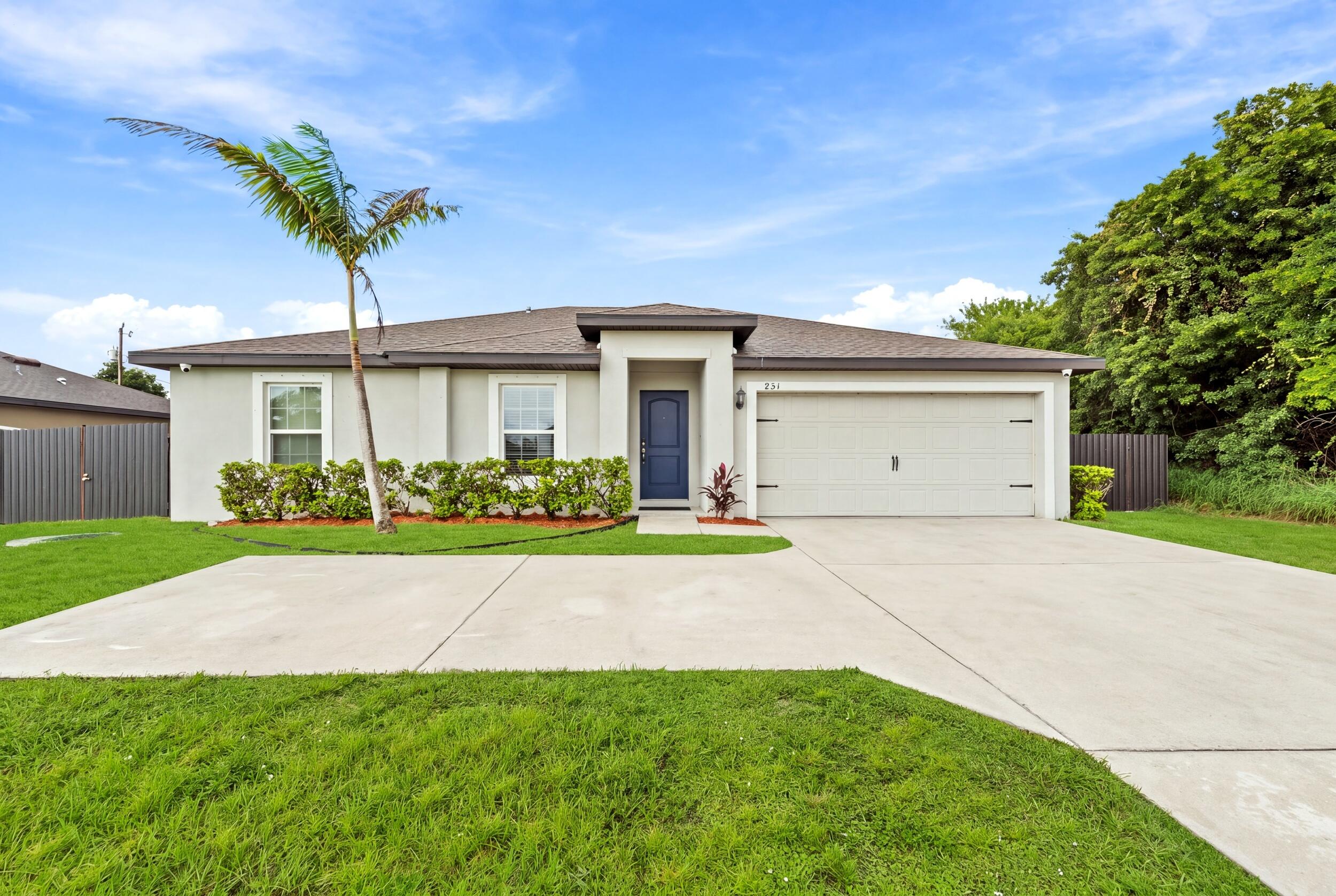 951 SW Paar Drive