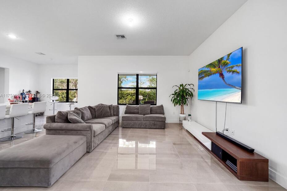 TUSCAN ISLES - Residential