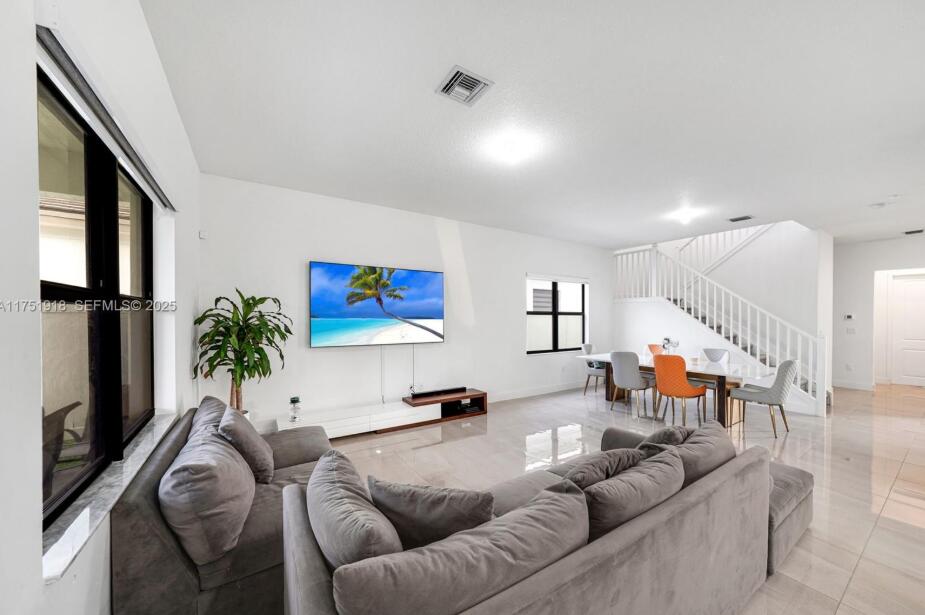 TUSCAN ISLES - Residential