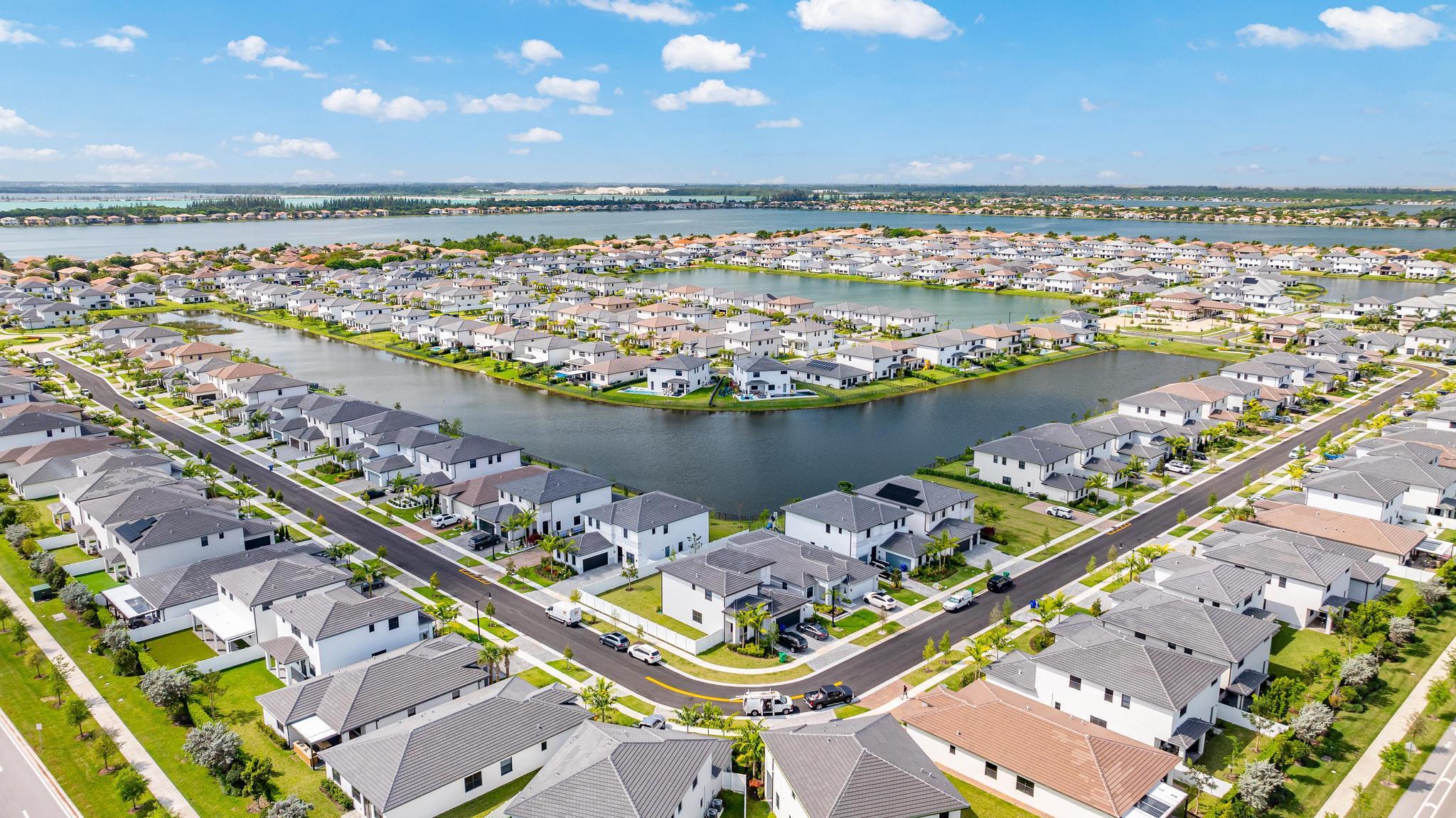 TUSCAN ISLES - Residential