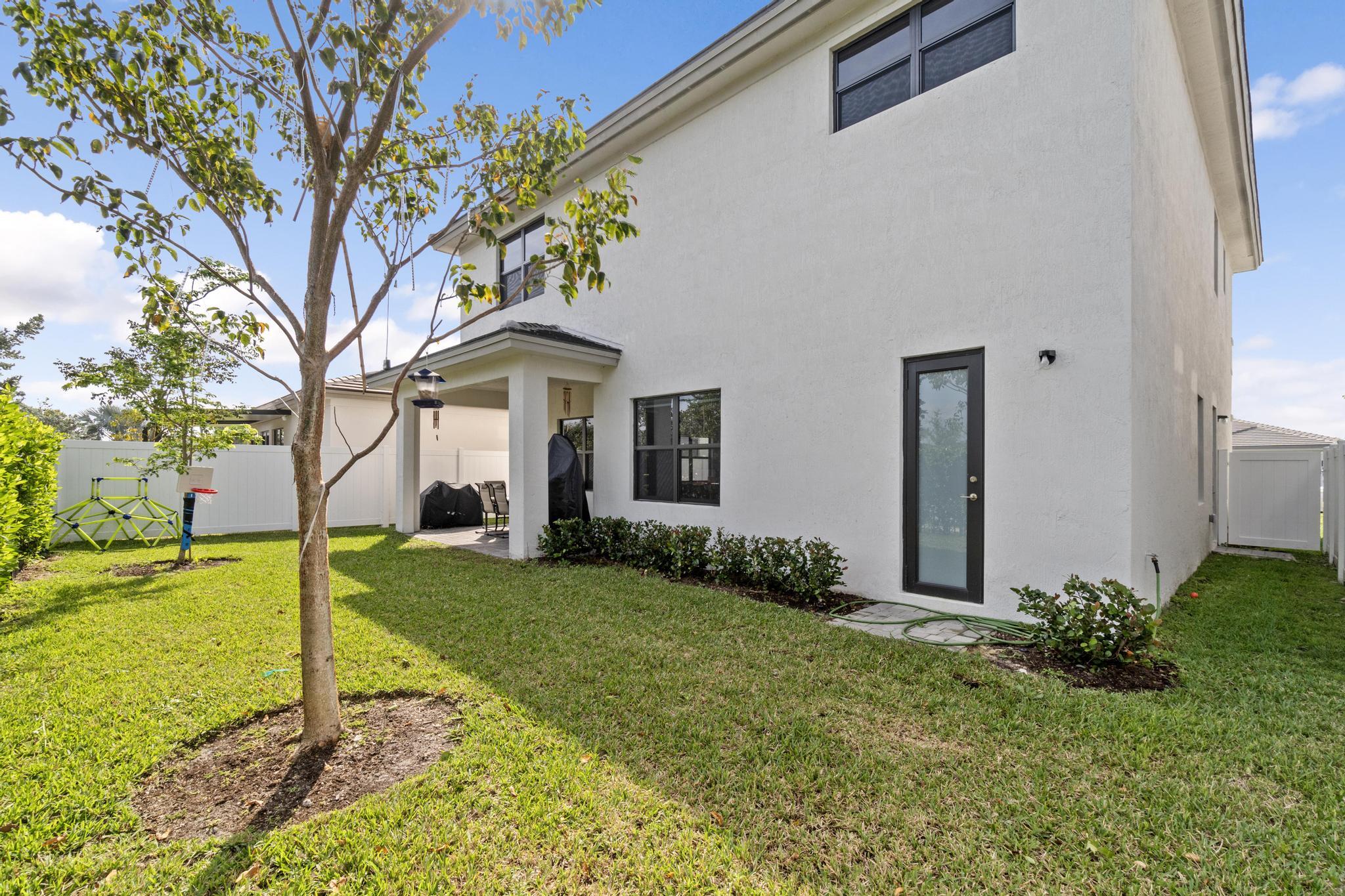 TUSCAN ISLES - Residential