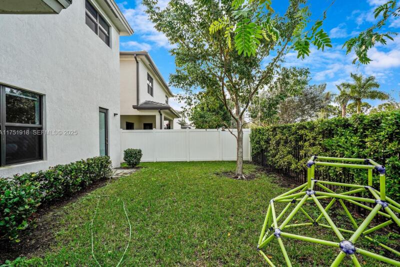 TUSCAN ISLES - Residential