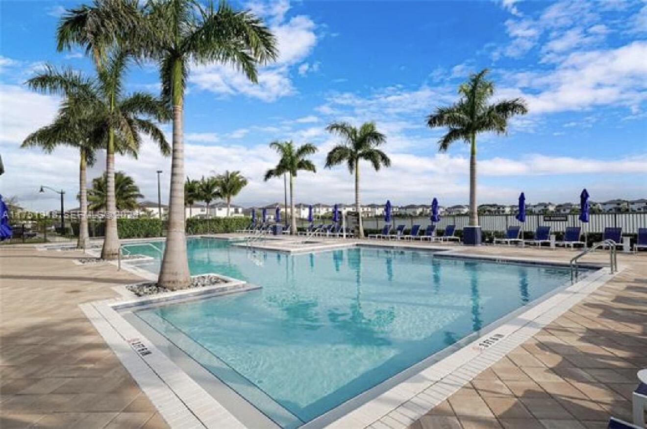 TUSCAN ISLES - Residential