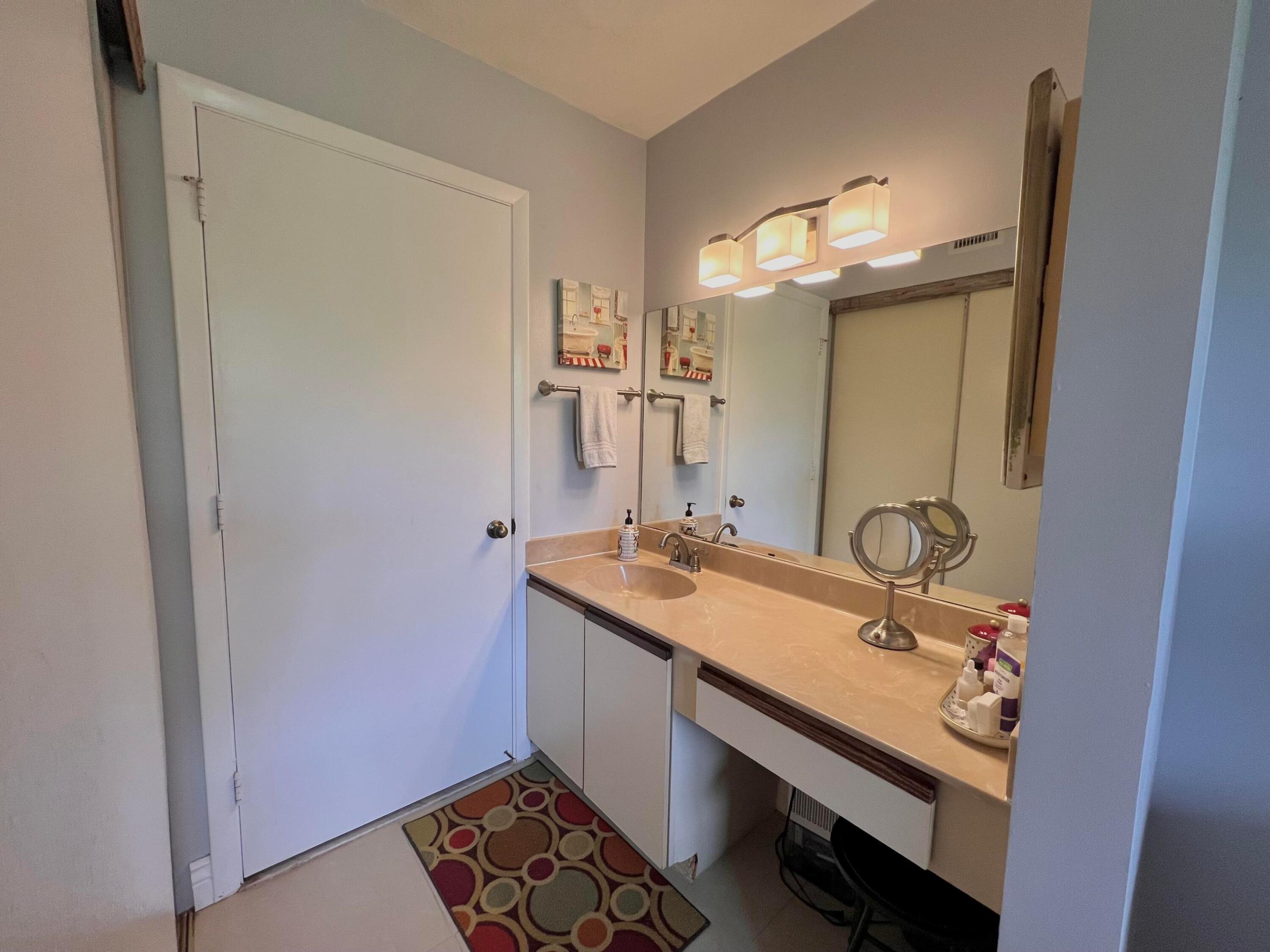 APPLEWOOD VILLAGE I-B CONDO - Residential